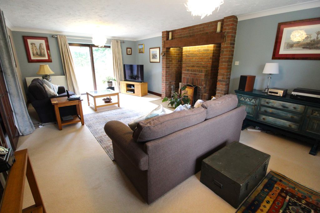 Property photo 3 of 25