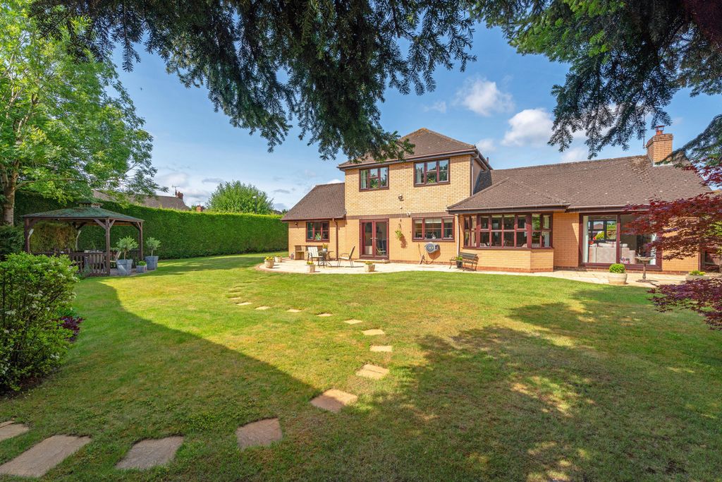 Property photo 2 of 29