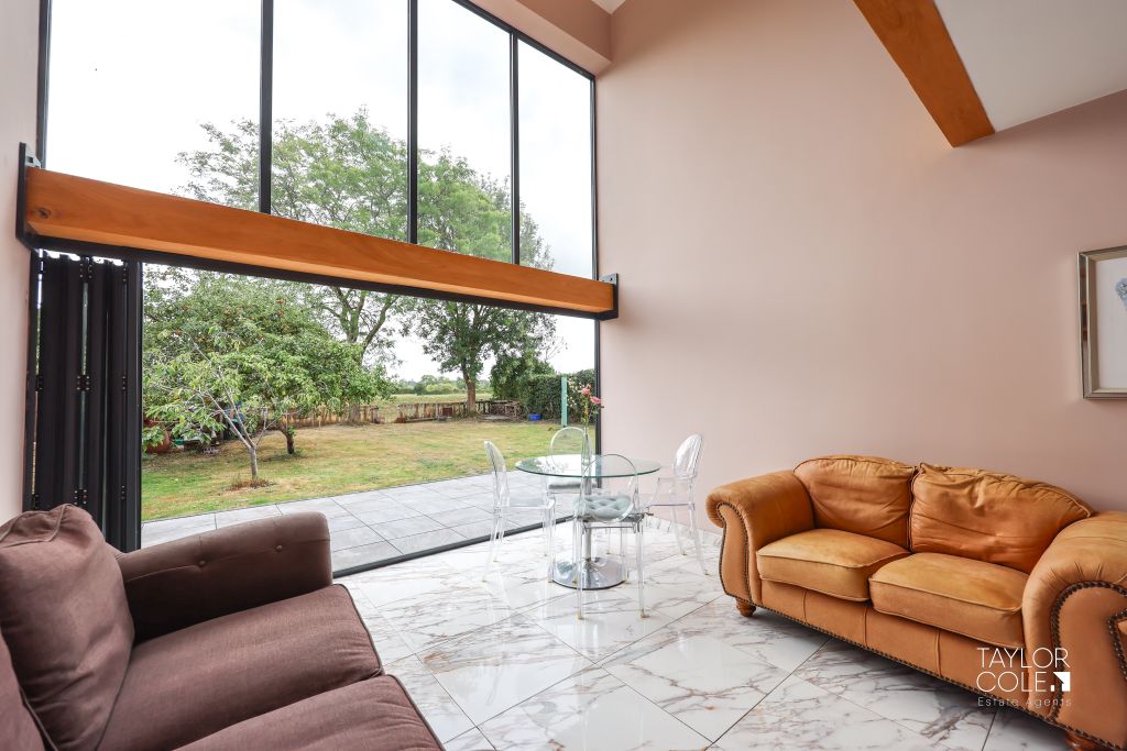 Property photo 3 of 42