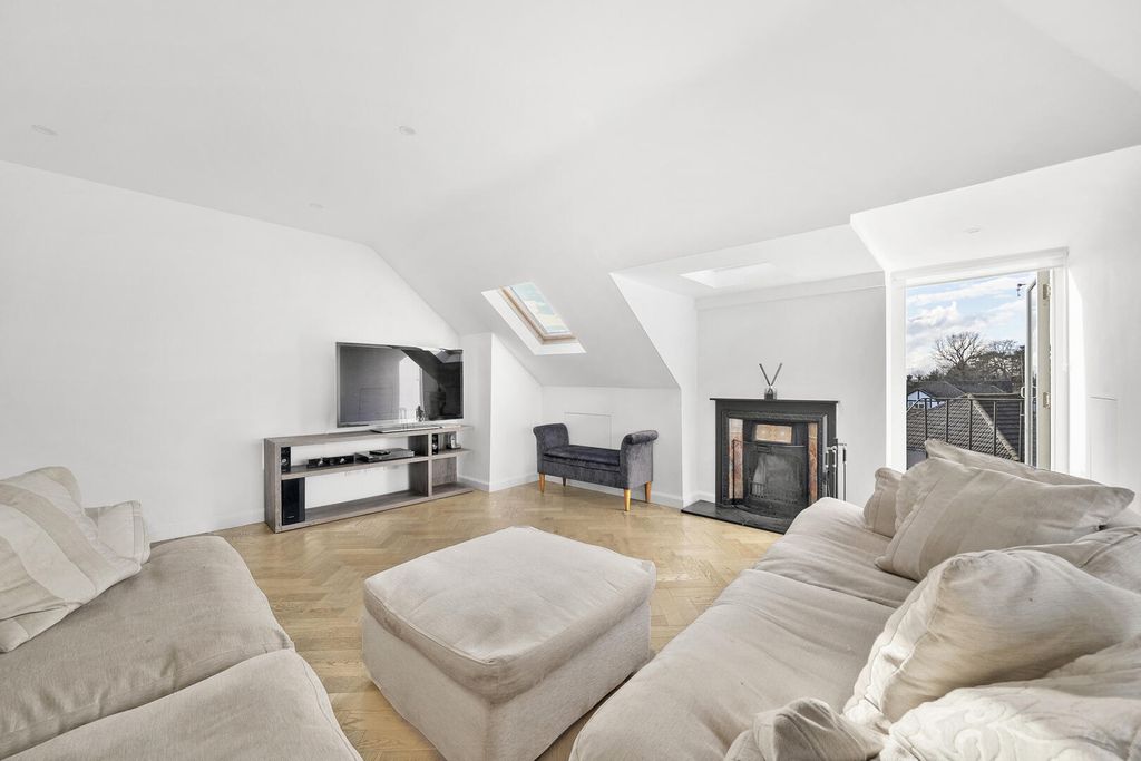 Additional image 15 of 3 bed flat for saleBycullah Road, Enfield EN2