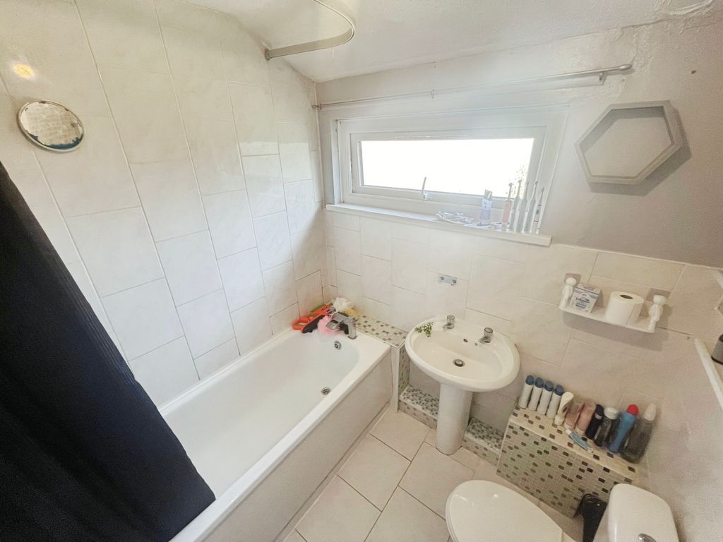 Property photo 3 of 8 Image