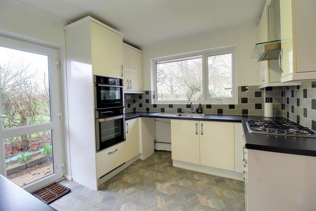 Property photo 3 of 25 Img_4036-Img_4038.Jpg