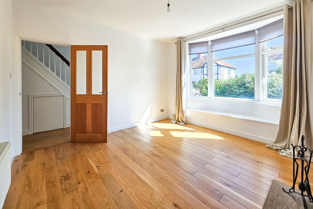 Property photo 3 of 25