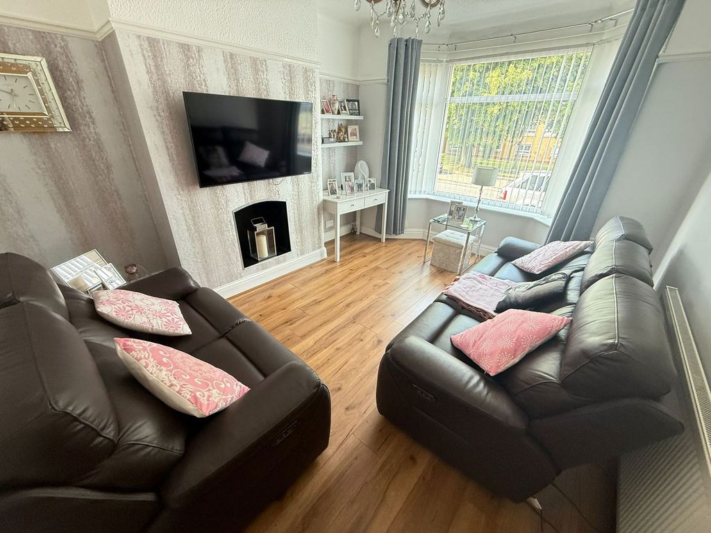 Property photo 3 of 28