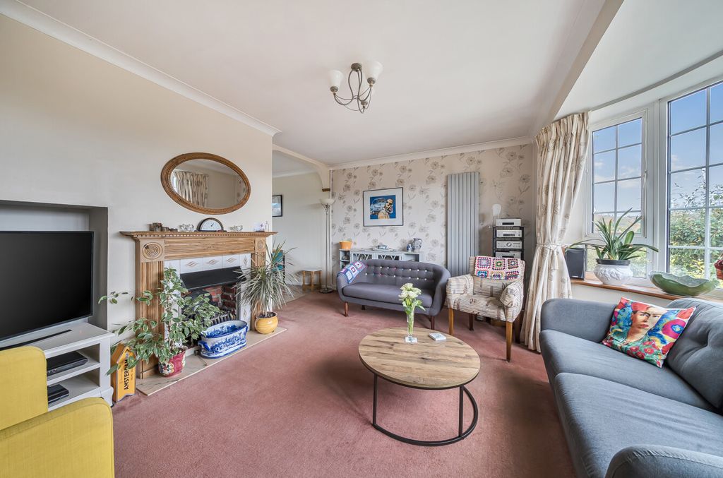 Property photo 2 of 23 1376847-17-690B59...