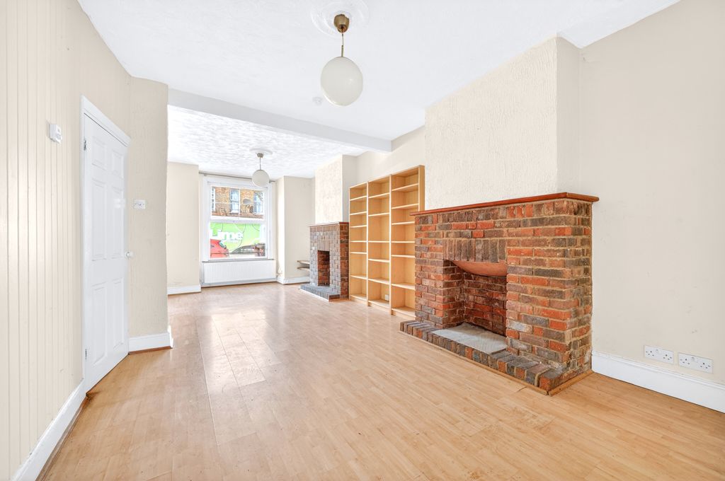 Property photo 2 of 14