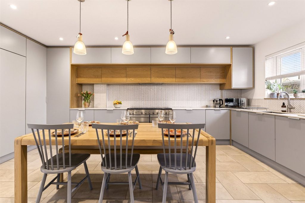 Property photo 3 of 32 Picture No. 46