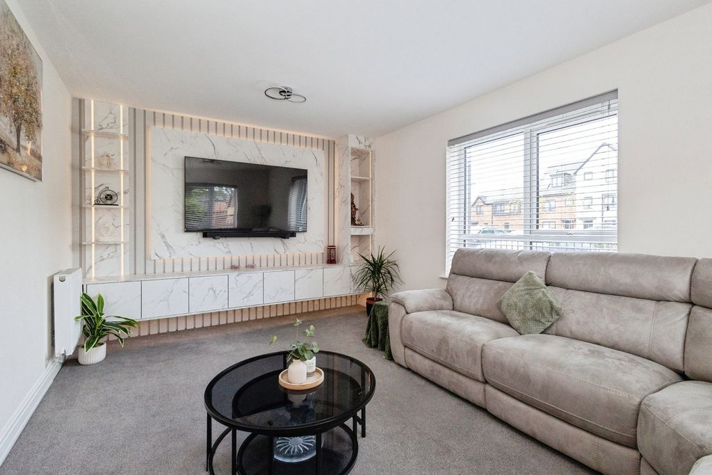 Property photo 2 of 24 Pbox-Img.Jpg