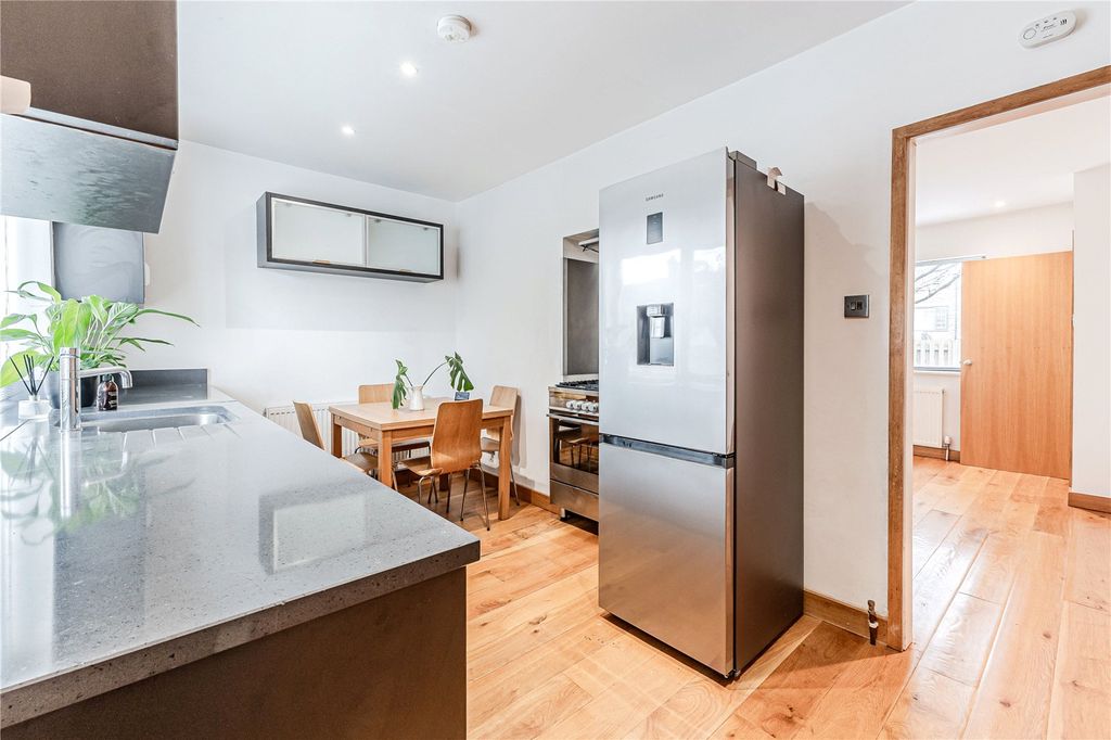 Property photo 3 of 22 Dining Kitchen