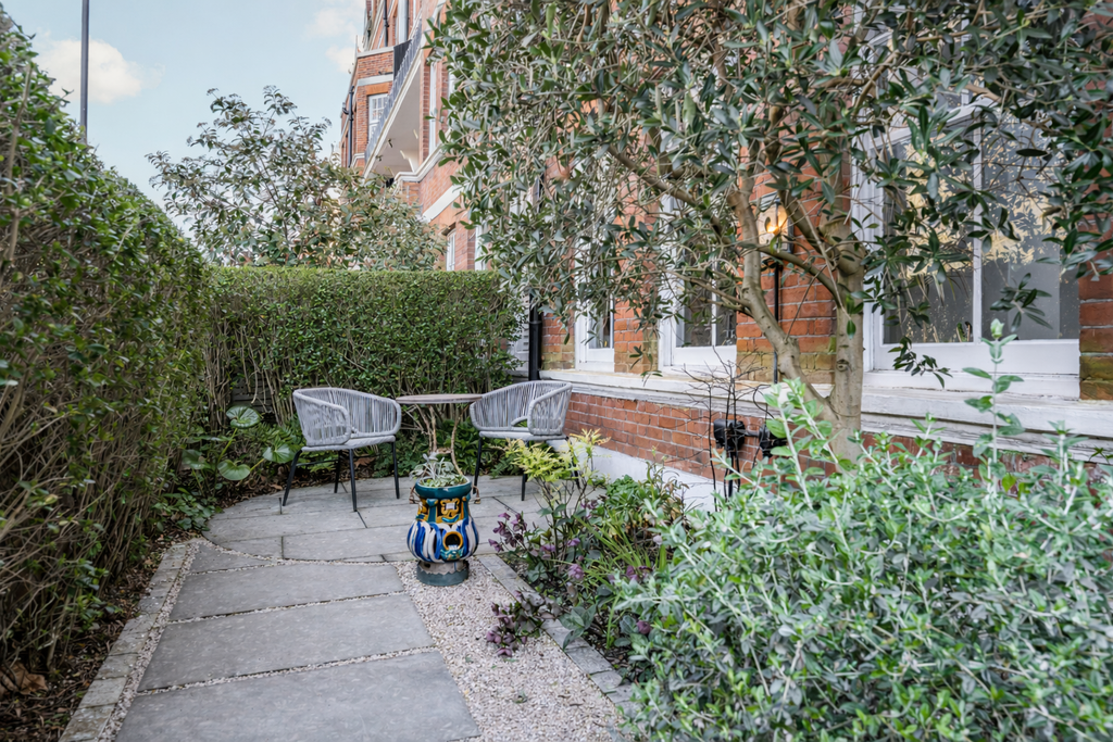 Property photo 3 of 37