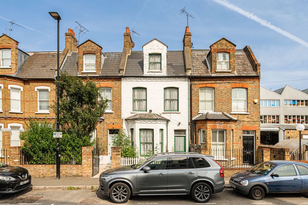 Property photo 1 of 12 13 Fishers Lane, Chiswick, London, W4 1Rx