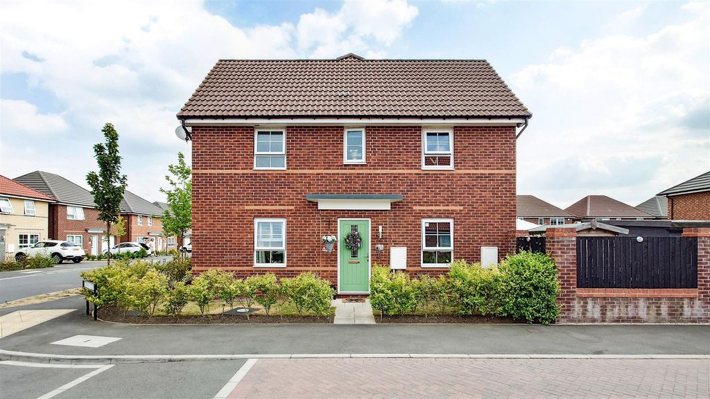 Property photo 1 of 19 Front
