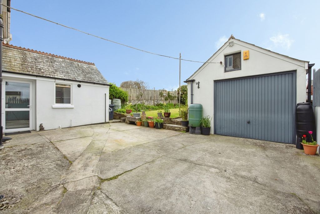 Property photo 2 of 20 Pbox-Img.Jpg