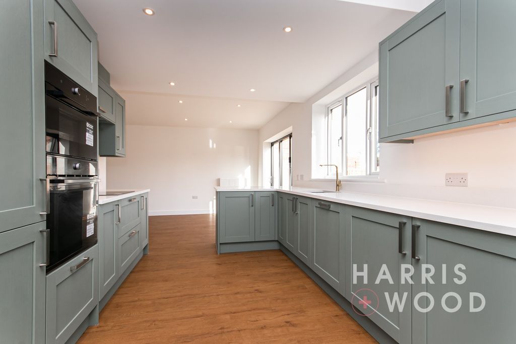 Property photo 2 of 43 4688021