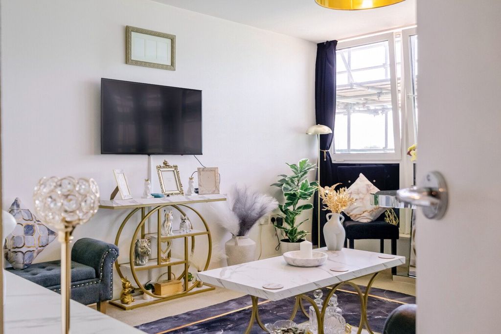 Property photo 1 of 20 Picture No. 06