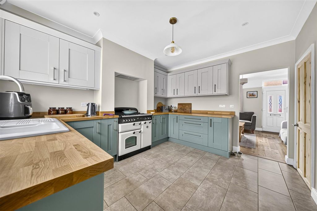 Property photo 2 of 17 2