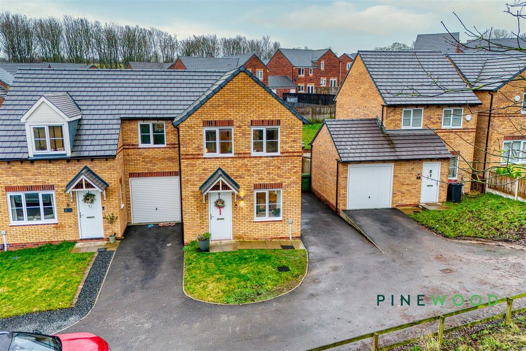 Property photo 1 of 22 Front