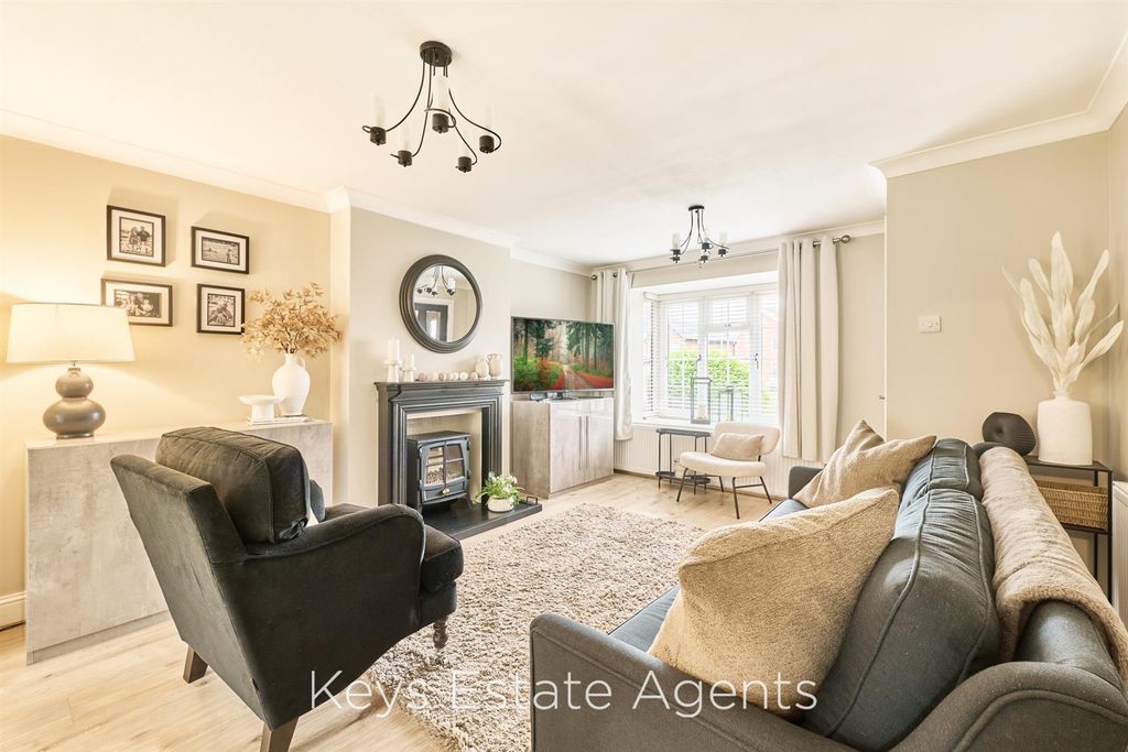 Property photo 3 of 35 P1664211_Hdr.Jpg