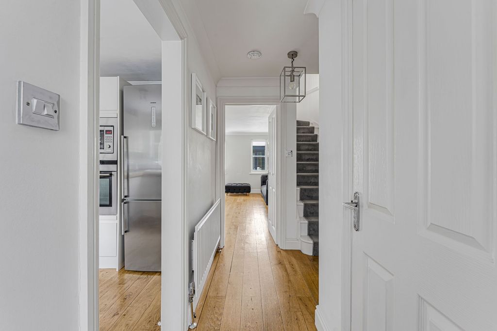 Property photo 2 of 17 Hallway