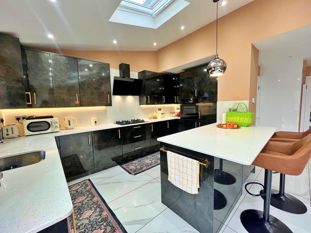 Additional image 12 of 4 bed terraced house for saleBurwell Avenue, Greenford UB6