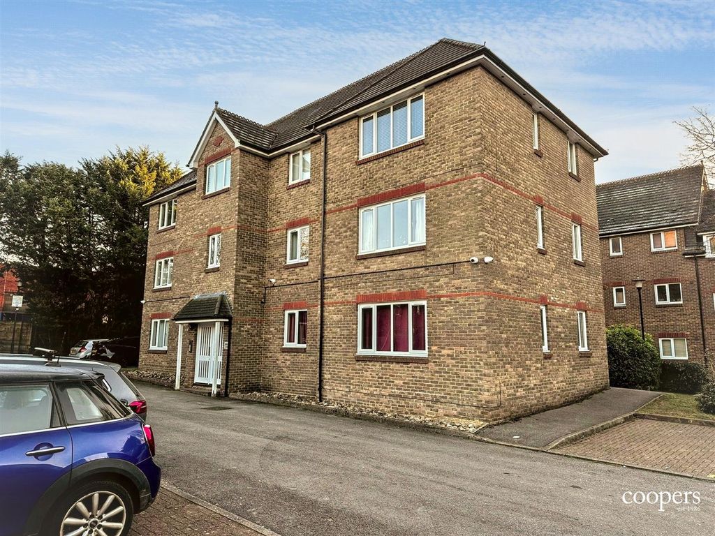 Property photo 1 of 8