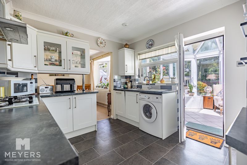 Property photo 2 of 14 Kitchen