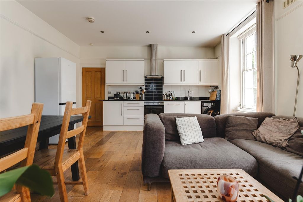 Property photo 2 of 21 Lower Clapton Road-19.Jpg