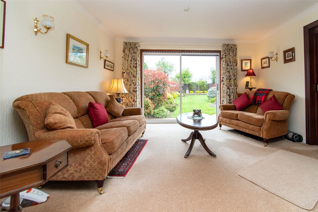 Property photo 3 of 27 Picture No. 06