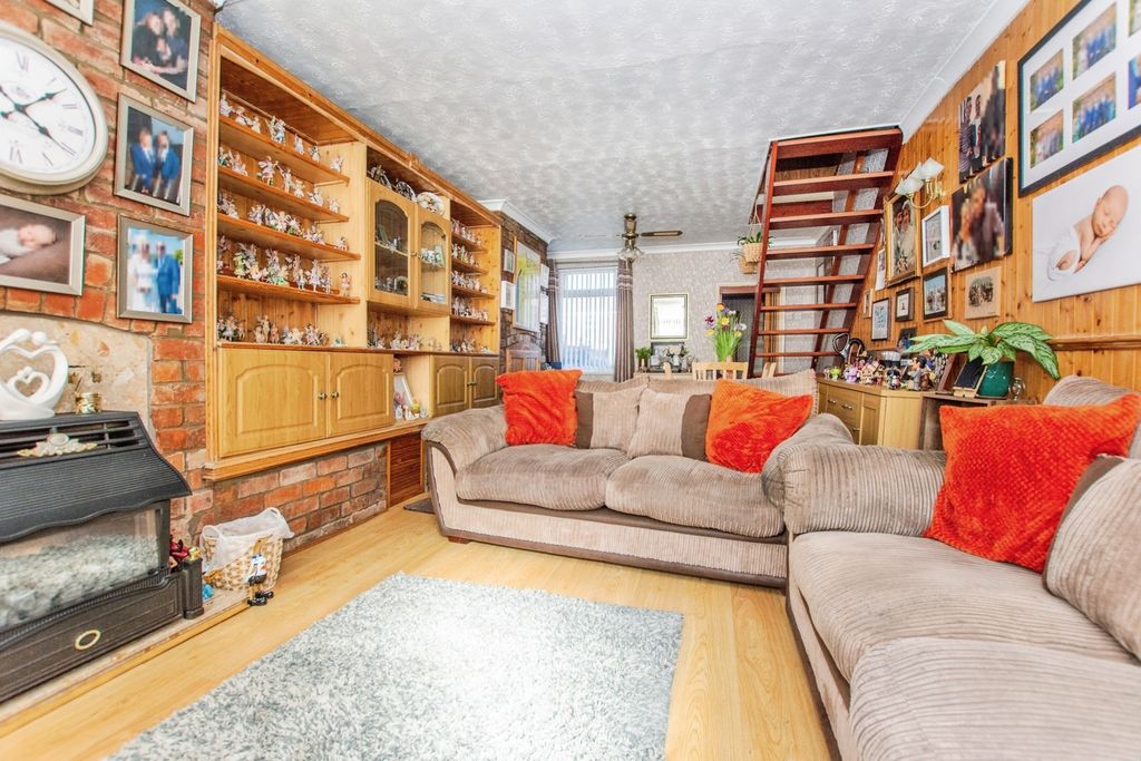 Property photo 2 of 13 Pbox-Img.Jpg