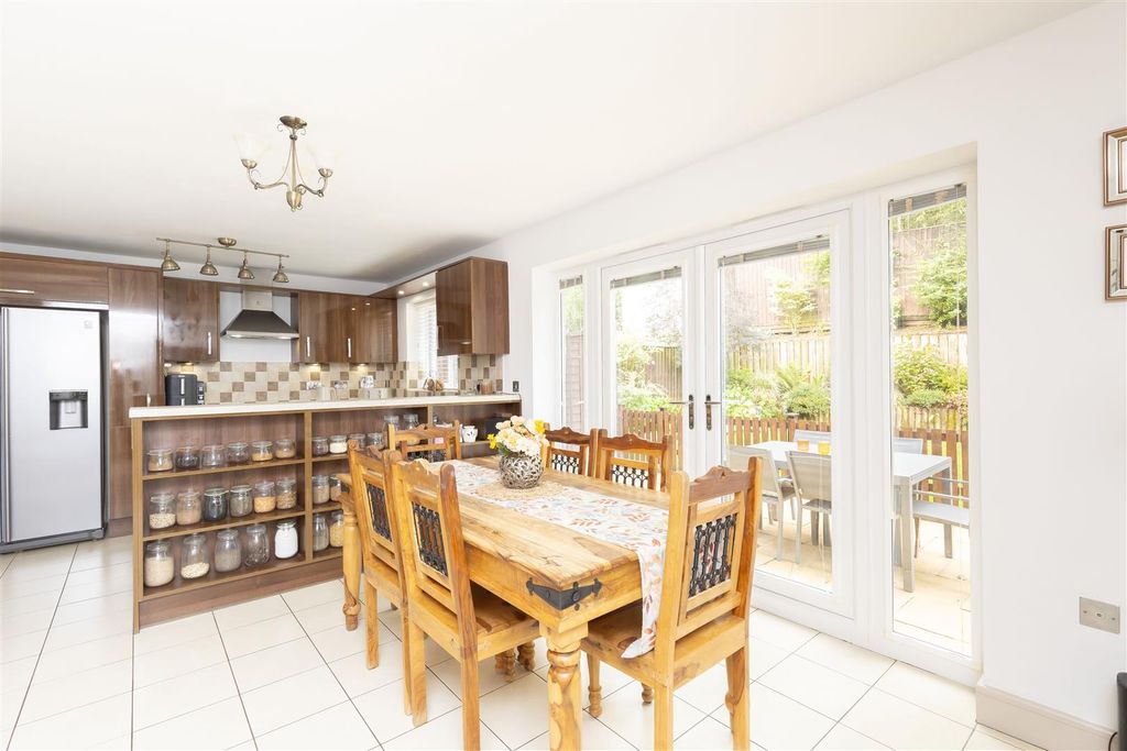 Property photo 3 of 37 Kitchen Diner