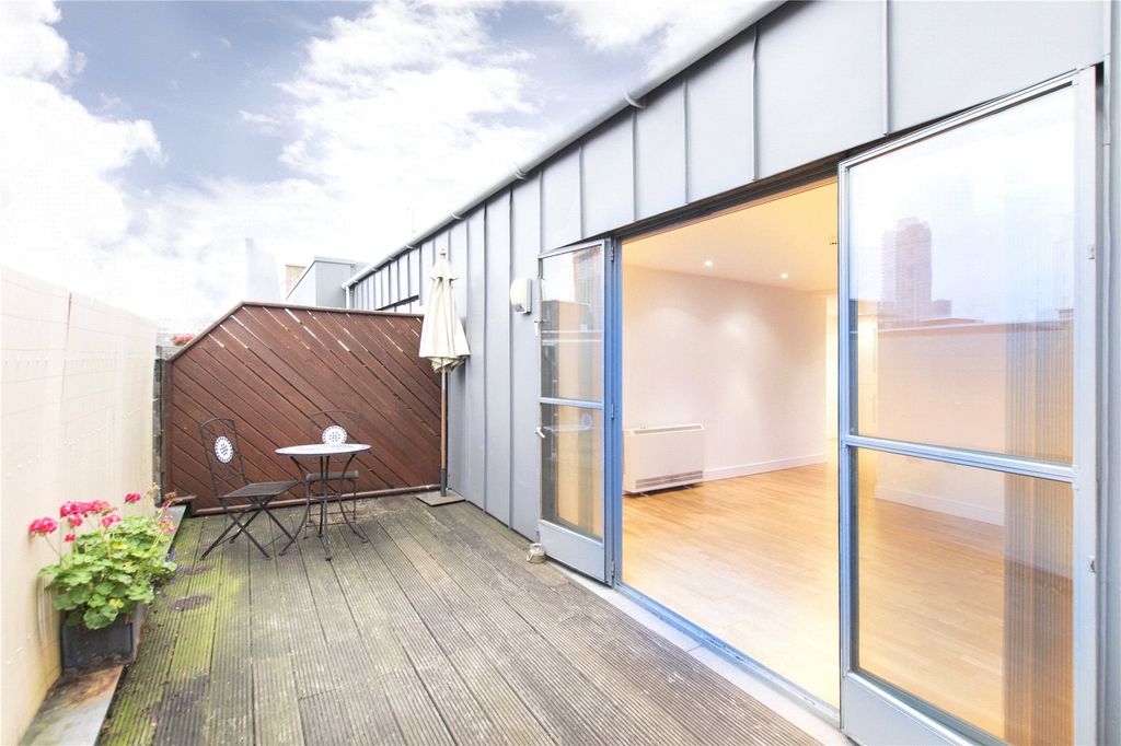 Property photo 2 of 13 Picture No. 38