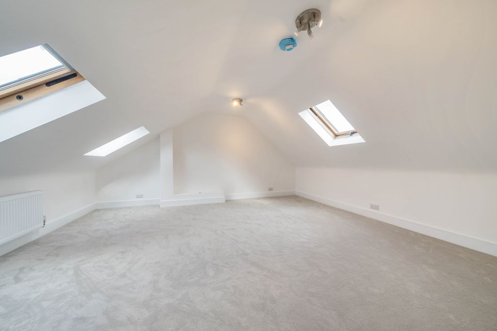 Property photo 1 of 6 975775 (2)