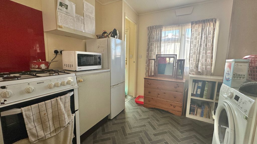 Property photo 3 of 14 Img_5179