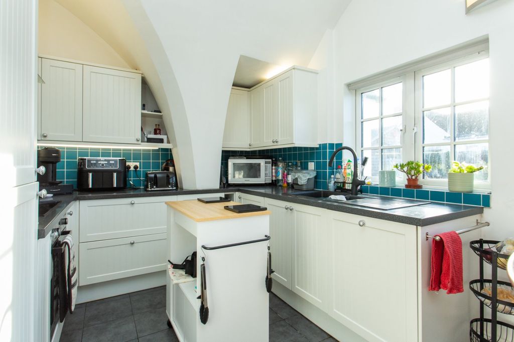 Property photo 3 of 17 Picture 3