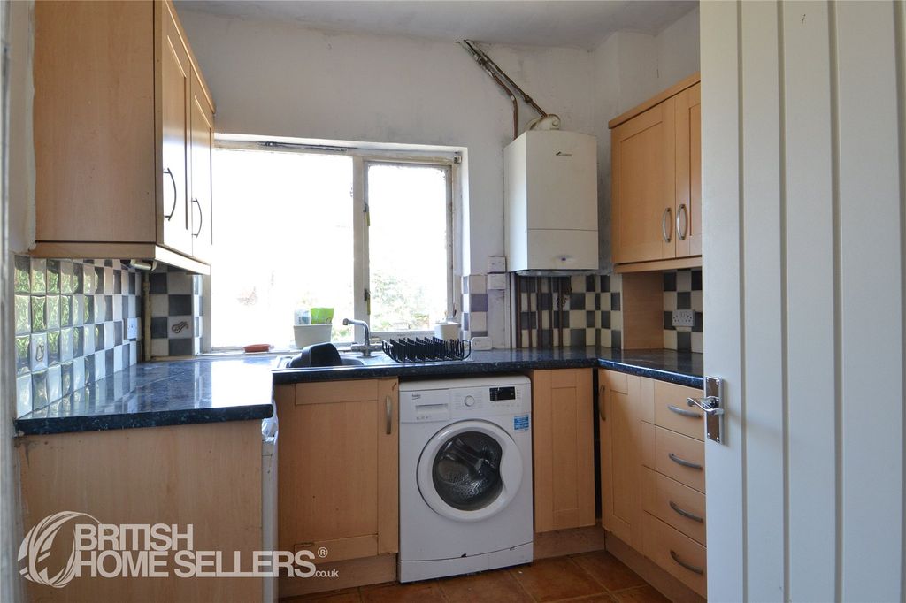 Property photo 2 of 14 Picture No. 12