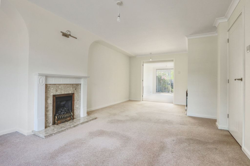 Property photo 3 of 16
