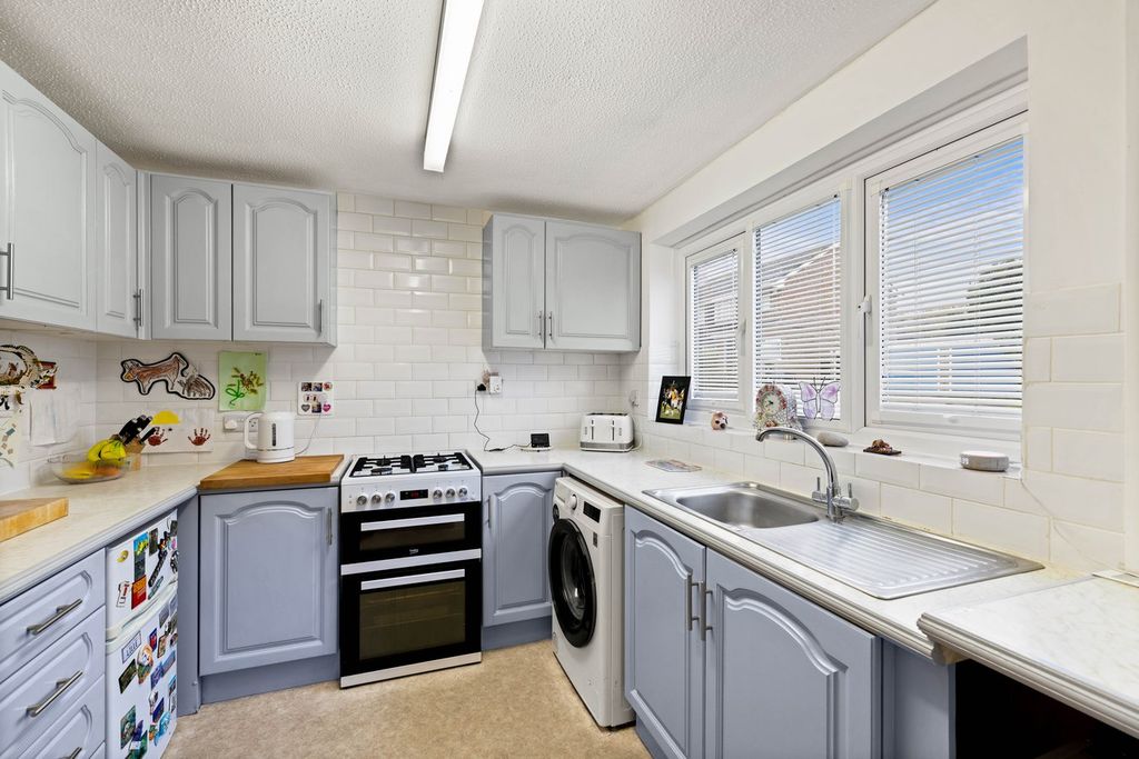 Property photo 3 of 13