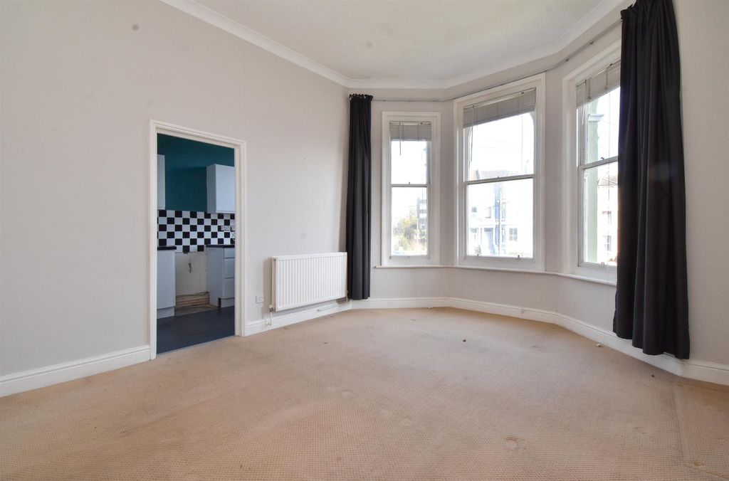 Property photo 2 of 11 Living Room