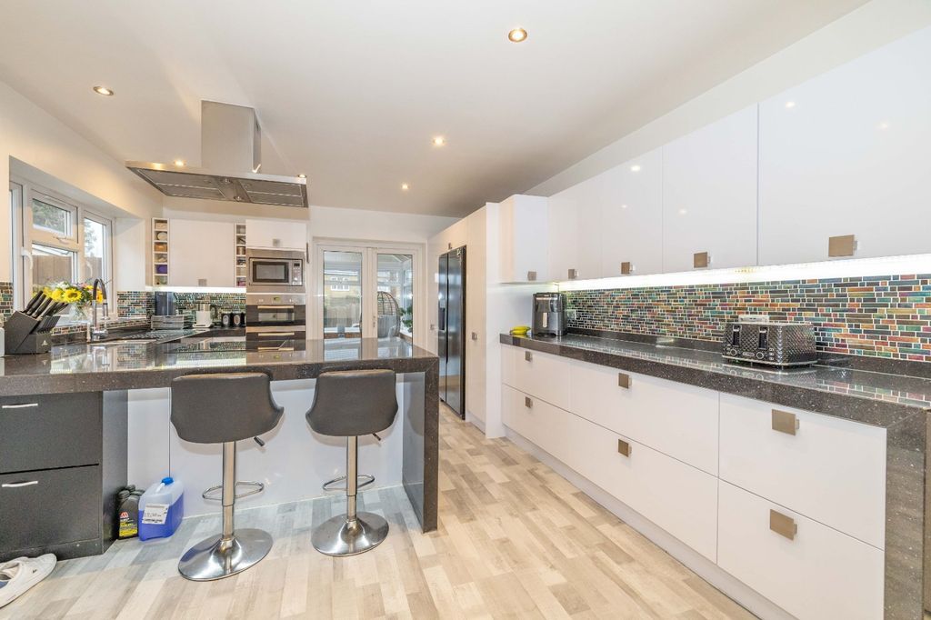 Property photo 2 of 23 Picture 2