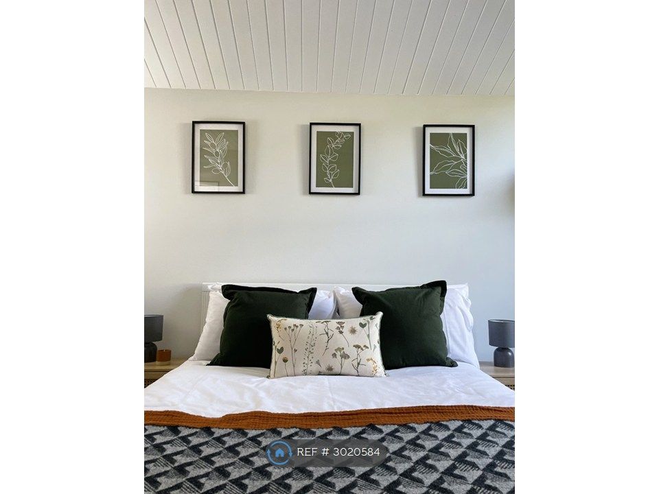 Property photo 3 of 11 Bedroom