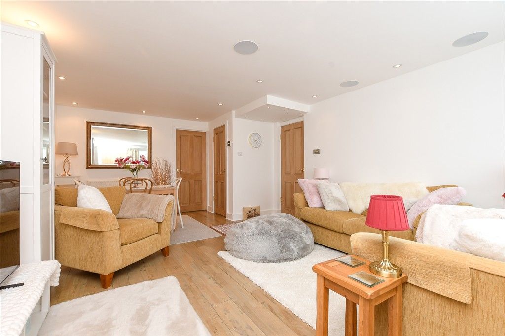 Property photo 2 of 9 Lounge/Diner