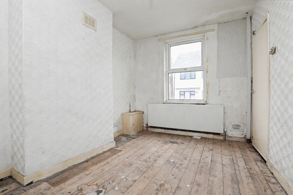 Property photo 2 of 11 10 Sandstone Road West, Old Swan, Liverpool, L13 6Qy