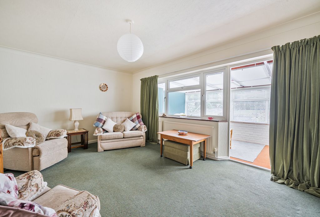 Property photo 2 of 11 1350454-20-68c940...