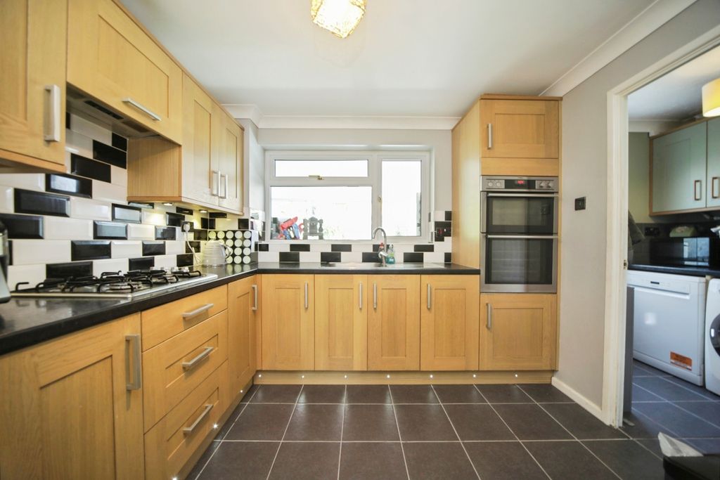 Property photo 2 of 17 Pbox-Img.Jpg