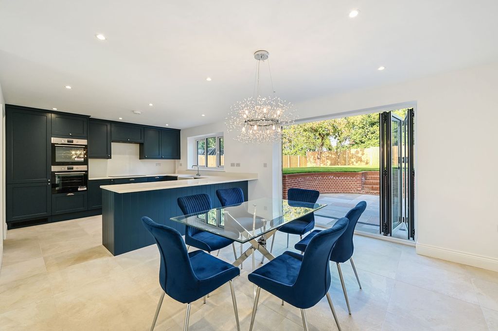 Property photo 3 of 26