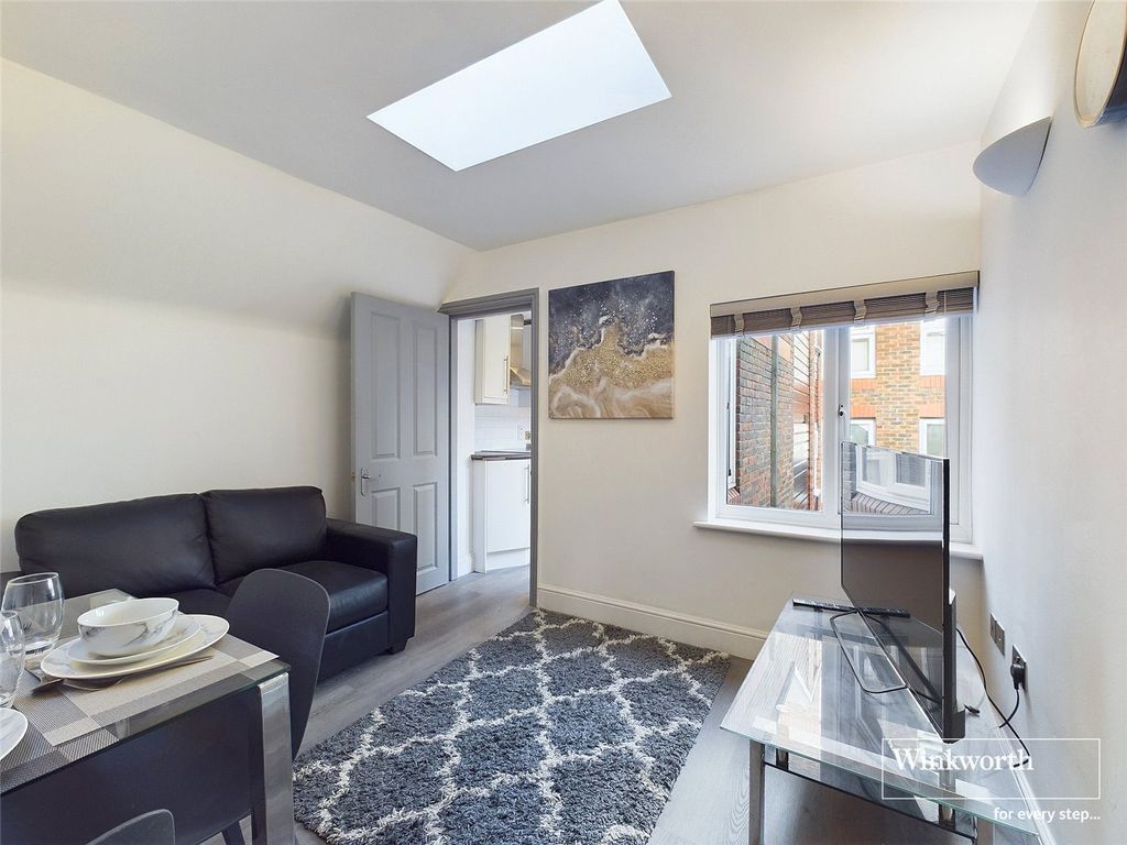 Property photo 3 of 7 Picture No. 18