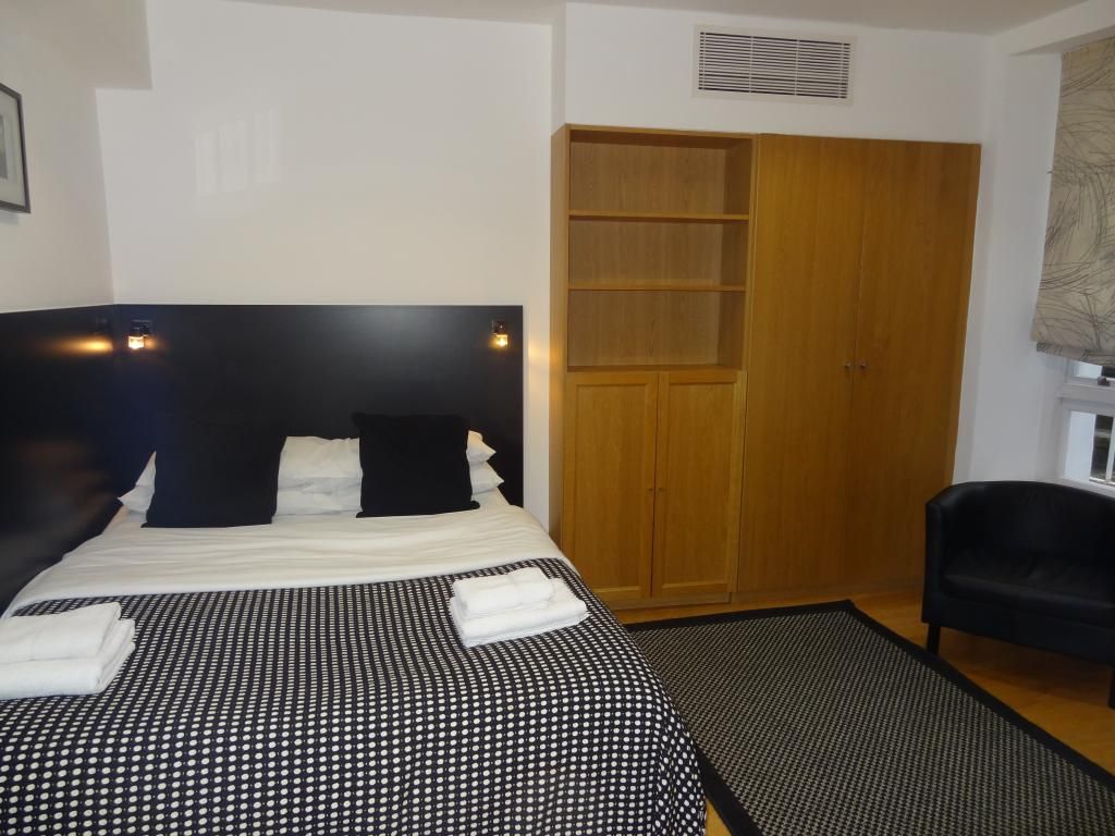 Property photo 1 of 5 Studio To Rent