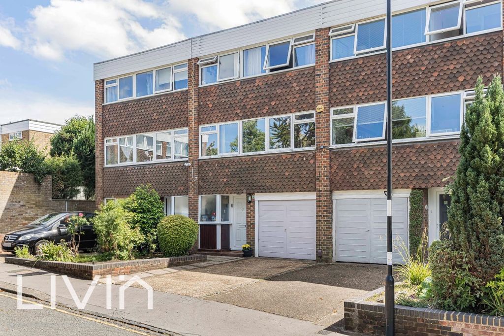 Property photo 1 of 20 Willow Mount