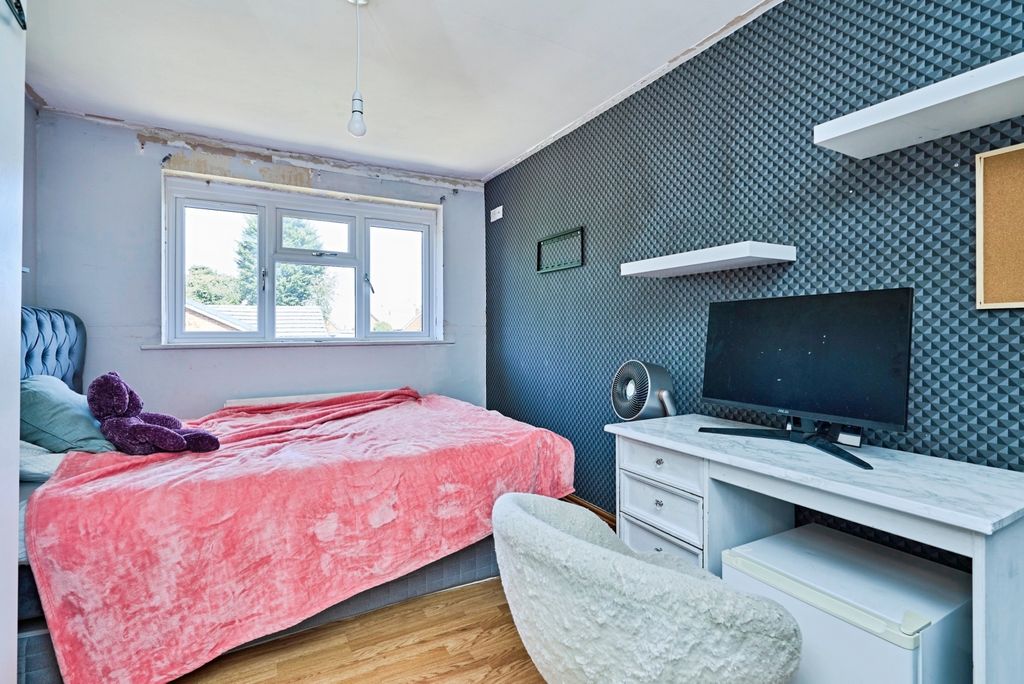 Property photo 2 of 10 1