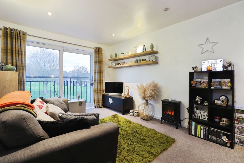 Property photo 3 of 14